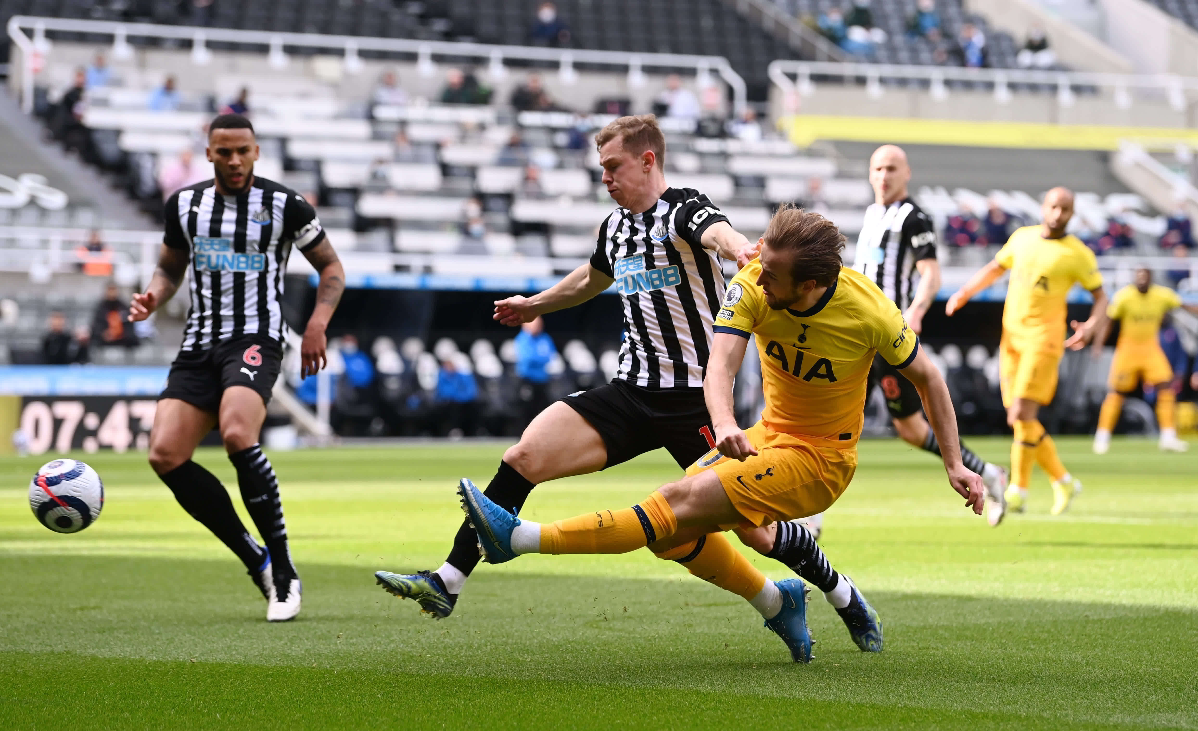 更使得场外 更使得场外